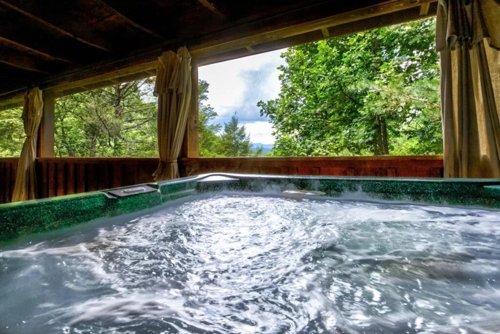 Nice View Fireplace, Hot Tub, Porch Bed, Private Севьервилл Экстерьер фото