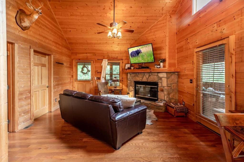 Nice View Fireplace, Hot Tub, Porch Bed, Private Севьервилл Экстерьер фото