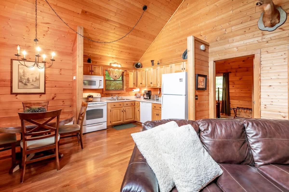 Nice View Fireplace, Hot Tub, Porch Bed, Private Севьервилл Экстерьер фото